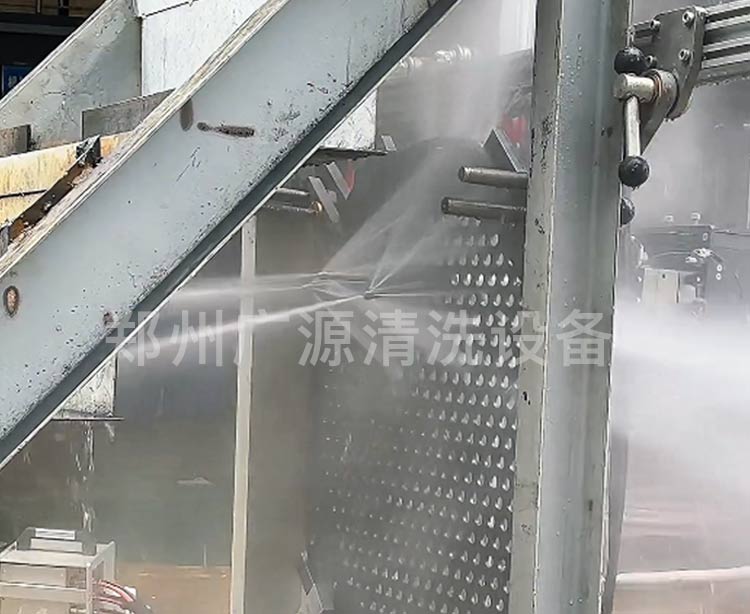"换热器三枪驱动全自动清洗系统，高效解决换热器清洗难题"